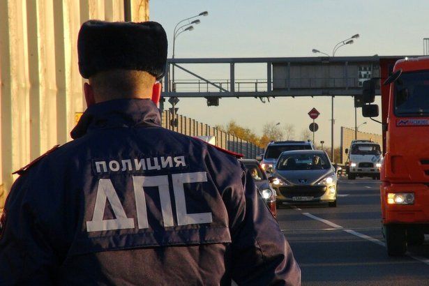 35-летнего жителя Зеленограда задержали за взятку сотрудникам ДПС