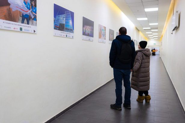 В торговом центре «Зеленопарк» открылась фотовыставка, посвященная юбилею Зеленограда