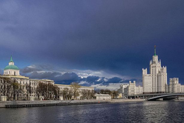 Москвичей предупредили о дожде и сильном ветре 12 апреля