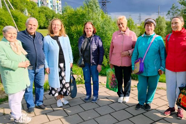 Участники проекта «Московское долголетие» прогулялись по историческим местам Зеленограда
