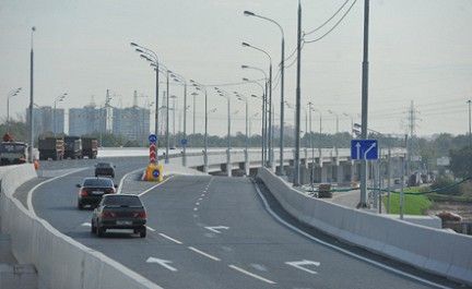 Завершение реконструкции развязки Ленинский проспект-МКАД планируется в сентябре 2015 года