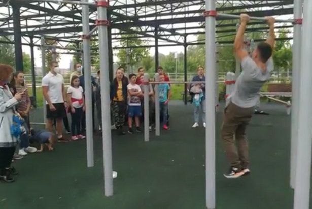 Зеленоградские школьники встретились с чемпионом по воркауту
