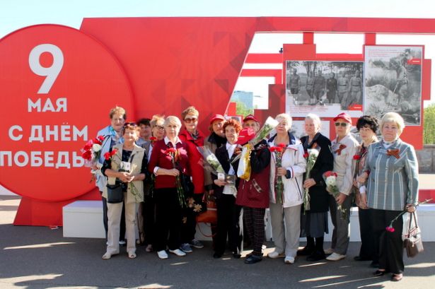 Ветераны из Матушкино отпраздновали День Победы на Центральной площади