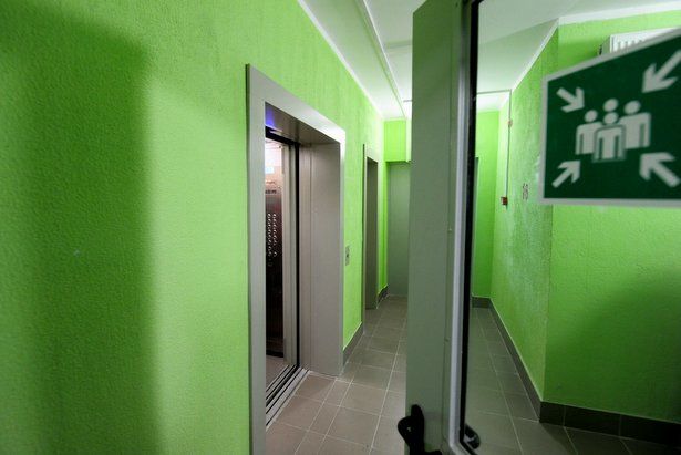 Жильцы 38 домов Москвы и Зеленограда получат в собственность подвалы и чердаки