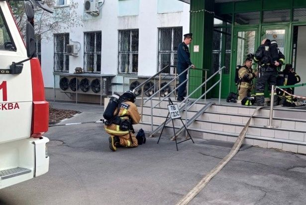 Зеленоградские огнеборцы тренировались тушить пожар в здании Московской областной таможни