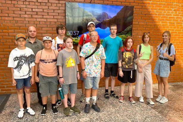 Подростки из семейного центра посетили Корпорацию развития Зеленограда