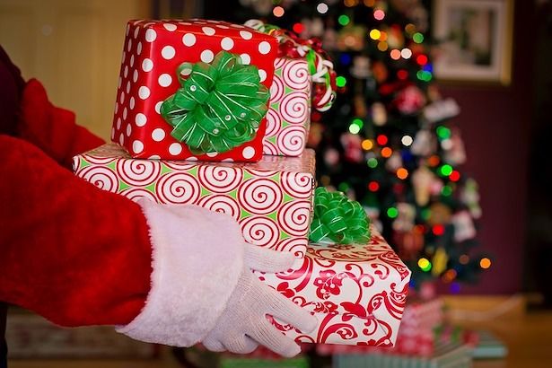 В Зеленограде начался сбор новогодних подарков для одиноких пенсионеров