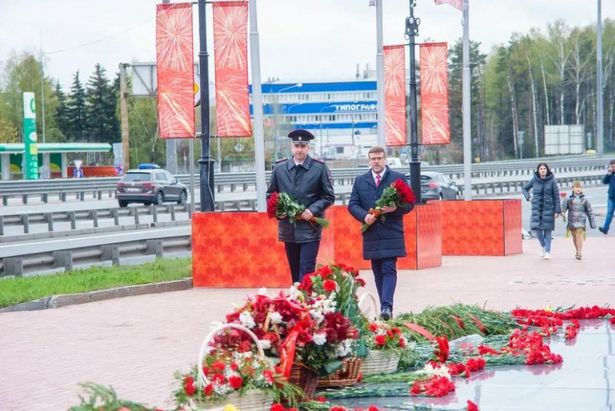 Зеленоградские ветераны органов внутренних дел возложили цветы к памятнику защитникам Москвы
