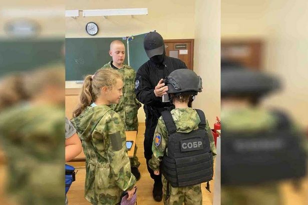 Столичный спецназ Росгвардии организовал занятие для детей, посвященное Дню физкультурника