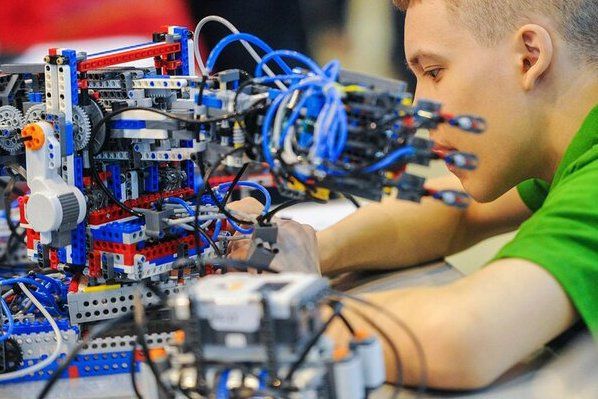 Сергунина: В Москве пройдут соревнования по робототехнике для школьников