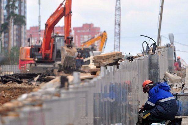Собянин: С 12 мая к работе вернутся все строительные и промпредприятия