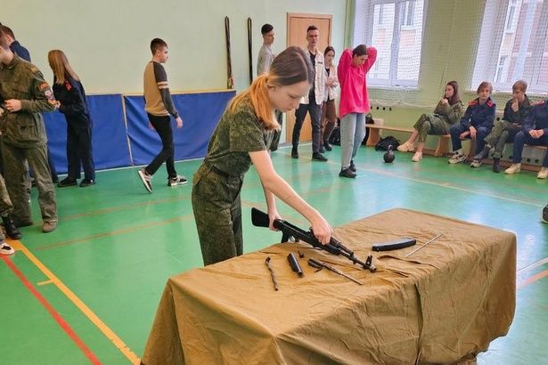 В зеленоградской школе № 618 состоялись военно-тактические соревнования