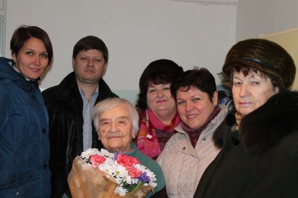 Ветерана ВОВ поздравили со 102-м Днем рождением