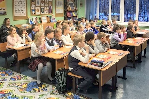 В школе Матушкино прошли уроки памяти в честь Дня снятия блокады Ленинграда