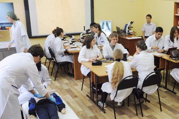 Собянин продлил проект «Школа профессионального роста» для студентов-медиков