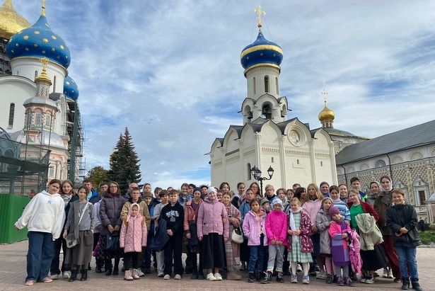 Ученики школы «Звонница» совершили паломническую поездку в Свято-Троицкую Сергиеву Лавру