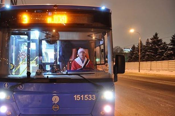 Автобусы 400 «постановочный» и №19 будут работать всю новогоднюю ночь