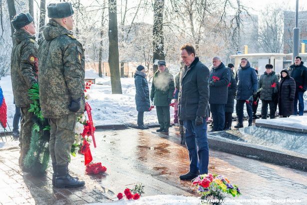 В Зеленограде состоялось возложение венков и цветов к памятникам воинской славы