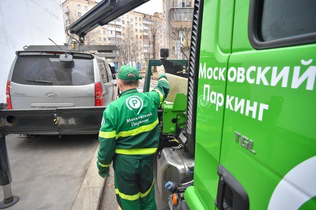 Свыше 2 тысяч автомобилей без номеров эвакуировали с улиц Москвы с начала 2021 года