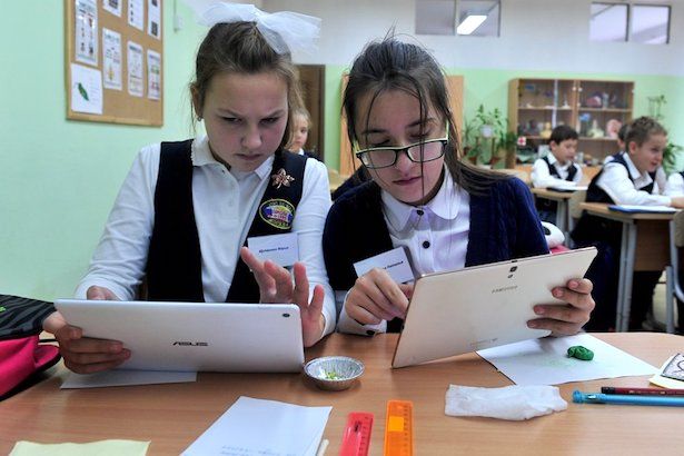 Московские педагоги разработали около 40 тысяч сценариев электронных уроков по всем школьным предметам