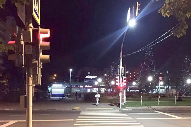 «Зебра» напротив магазина «Атак» в Матушкино стала заметнее для пешеходов  и автомобилистов