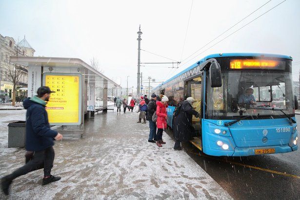 Более 2/3 москвичей ежедневно пользуются общественным транспортом