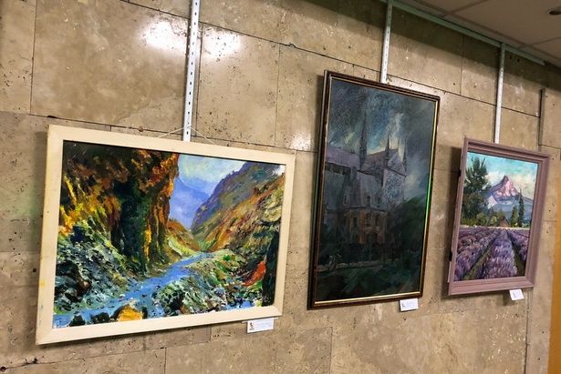 Выставка картин зеленоградских художников проходит в префектуре ЗелАО