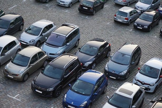 Возле завода «Квант» в Северной промзоне организуют парковку для легковых автомобилей