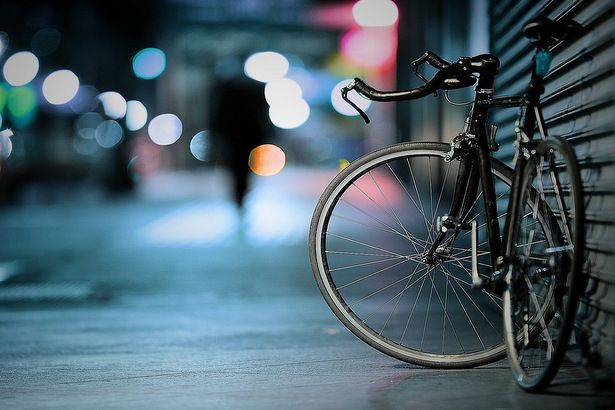 Приезжий воришка не смог пройти мимо оставленного в подъезде жилого дома в Матушкино велосипеда