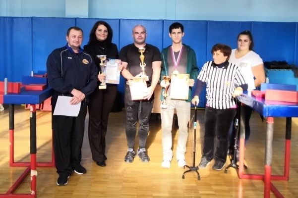 Силачи из Матушкино завоевали серебро в окружных соревнованиях по армспорту