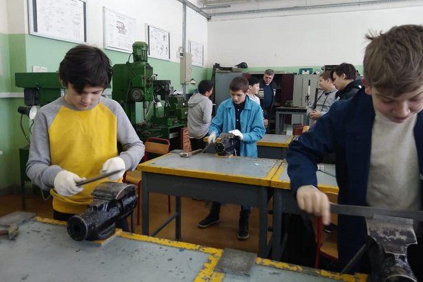 Шестиклассники из Матушкино знакомятся с рабочими профессиями