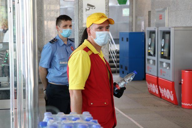 Бесплатную воду будут раздавать на московских вокзалах до пятницы из-за жары