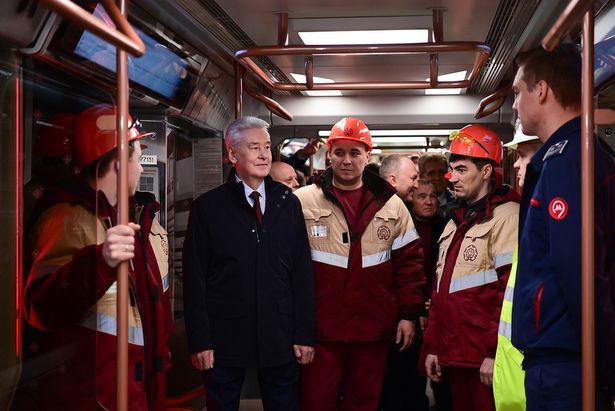 Путин и Собянин открыли движение поездов на всем протяжении БКЛ метро