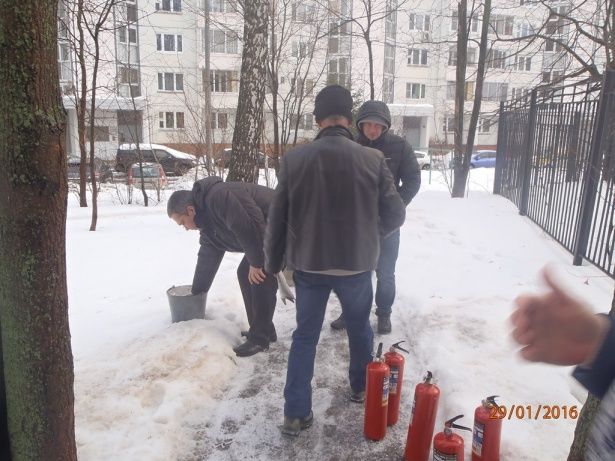Коммунальщики Матушкино учились тушить пожары