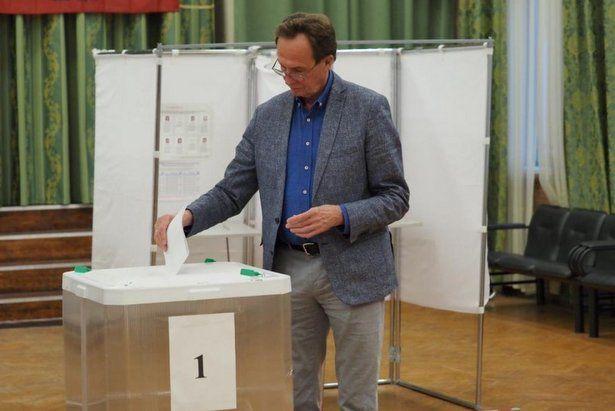 Префект Зеленограда проголосовал на муниципальных выборах