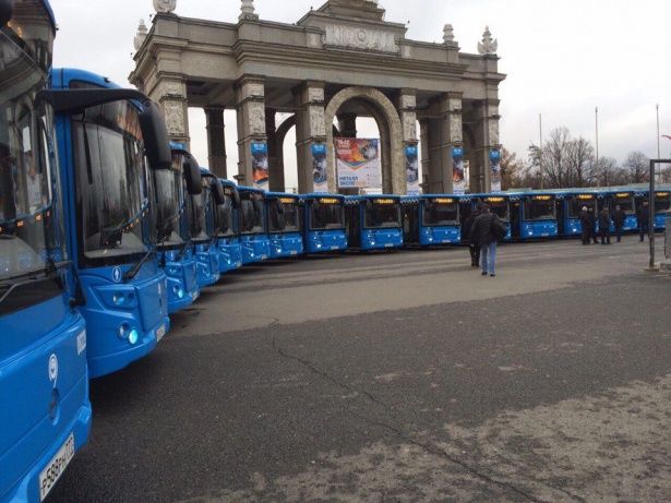 К 2018 году все автобусы в Москве будут низкопольными