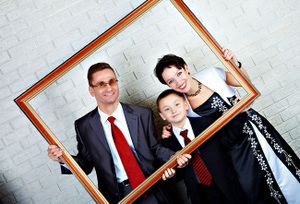 Центр госуслуг Матушкино в День семьи, любви и верности  покажет посетителям выставку семейных фотографий
