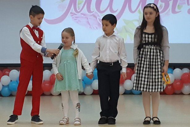 Юные жители Матушкино поздравили мам и бабушек праздничным концертом