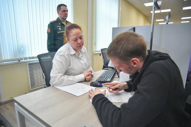 Алёна Яковлева высоко оценила работу пункта отбора на контрактную службу