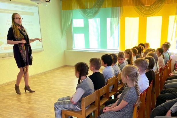 В зеленоградской школе № 1353 состоялось мероприятие для первоклассников на тему экологии