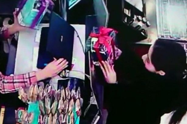 Мошенницу, обманувшую продавца кафе в районе Матушкино, задержала полиция