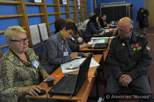  Число пришедших на участки предварительного голосования ЕР москвичей превысило явку на праймериз в МГД