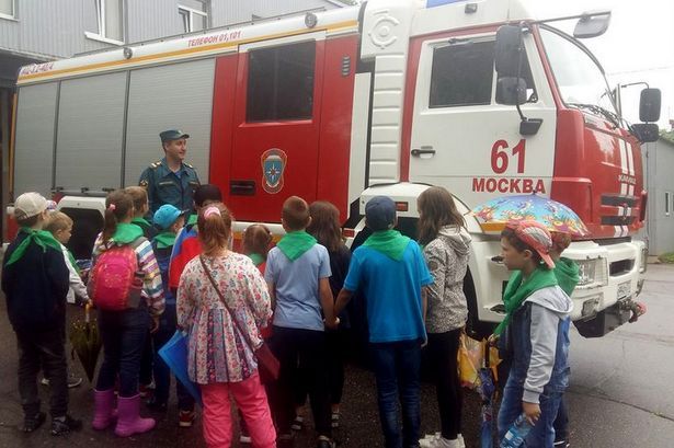 Юные жители Матушкино познакомились с профессией пожарного
