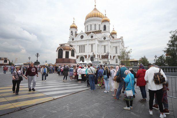 Для паломников к мощам святых Петра и Февронии в Москве открылась «горячая линия»