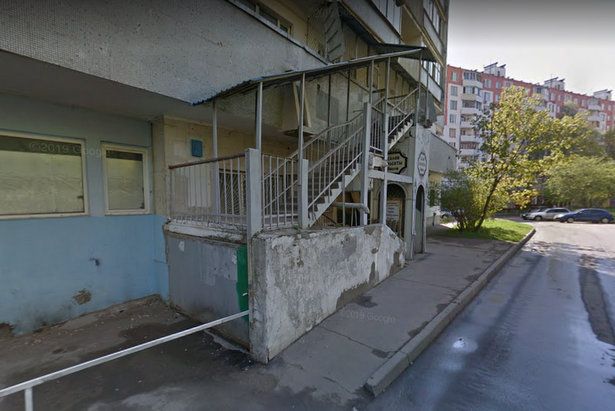 В районе Матушкино демонтируют две обустроенные с нарушениями лестницы