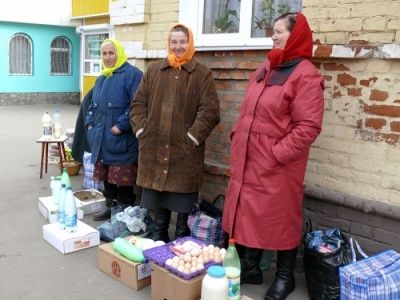 За торговлю с рук продавцам грозит штраф от 2, 5 до 5 тысяч рублей