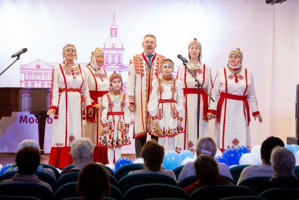 Этно-фолк-группа, чувашский хор и ансамбль кавказского танца выступили на концерте в честь Дня народного единства в Москве