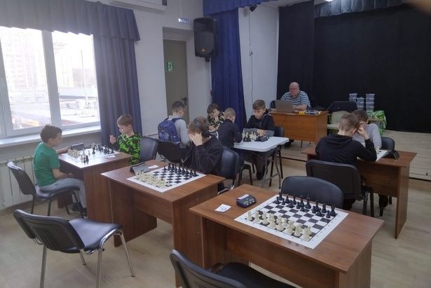 По воскресеньям в зеленоградском корпусе 233 проводятся соревнования по шахматам