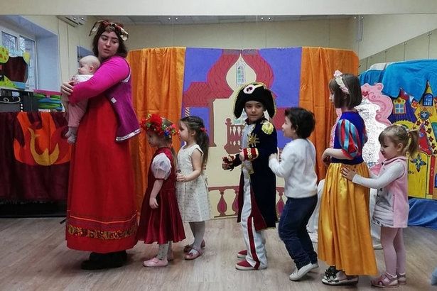 Воспитанники театральной студии ГБУ «Заря» порадовали зрителей новой постановкой