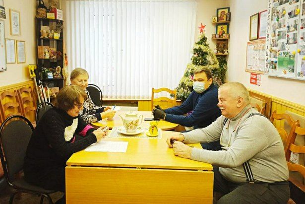 Депутат муниципального округа Матушкино проконсультировал жителей по юридическим вопросам